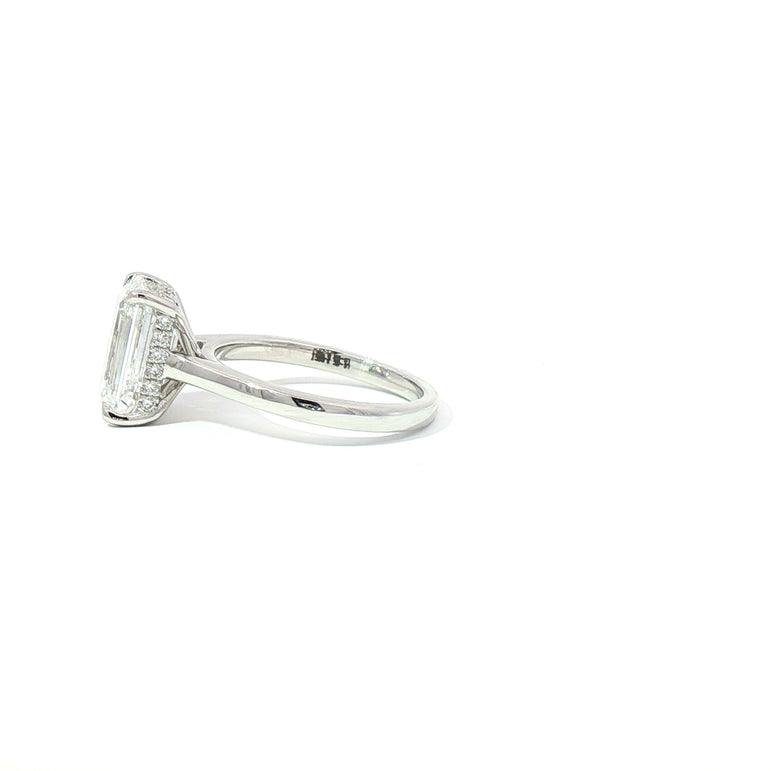White gold 3.5Ct center Solitaire Ring with Emerald Cut Diamond