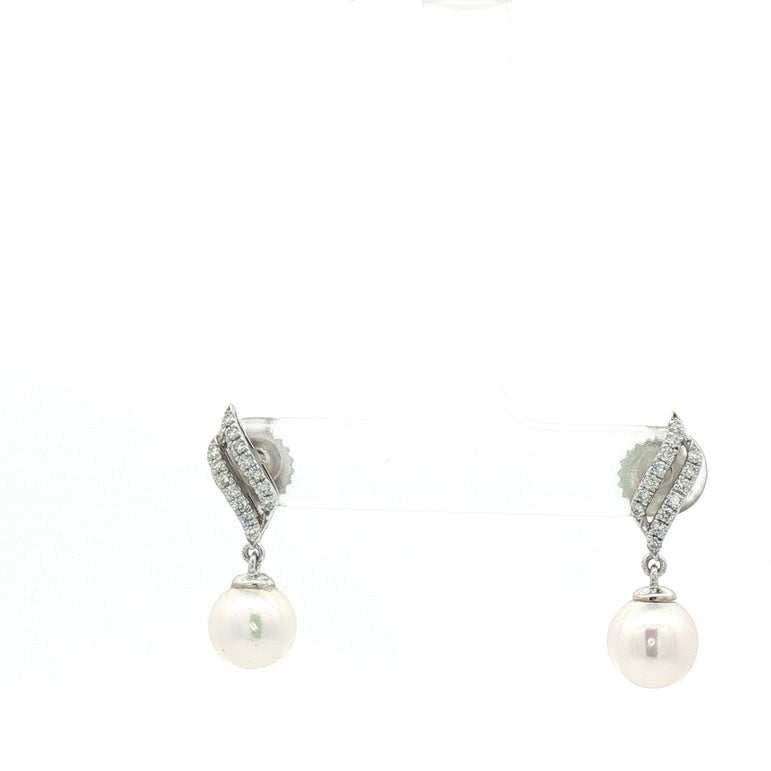 Elegant White Gold Dangle Earrings with Round Pearl