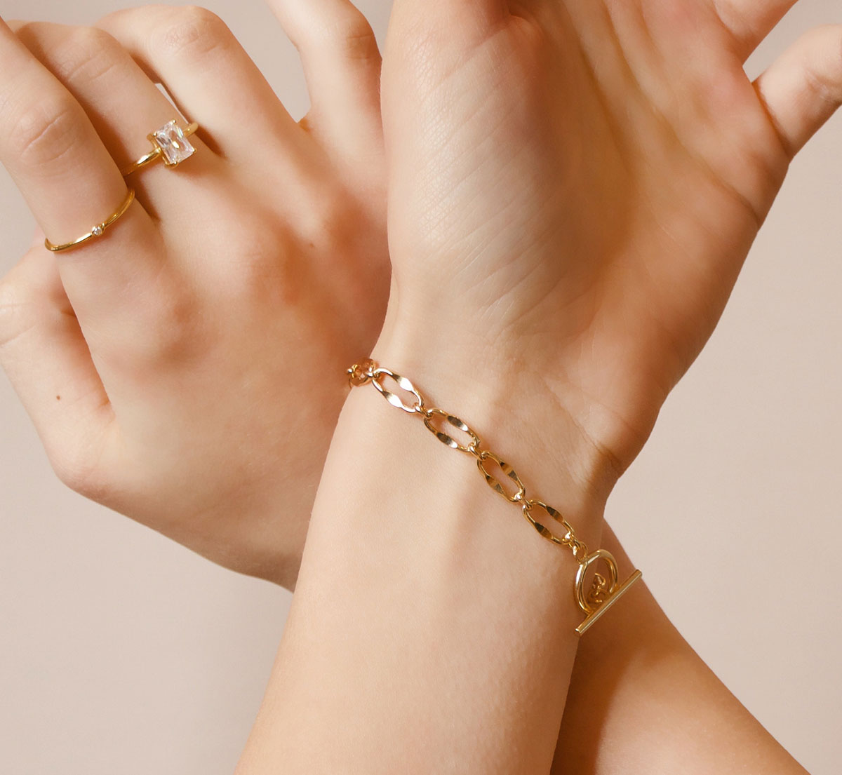Rogers & Hollands Dazzling Jewelry