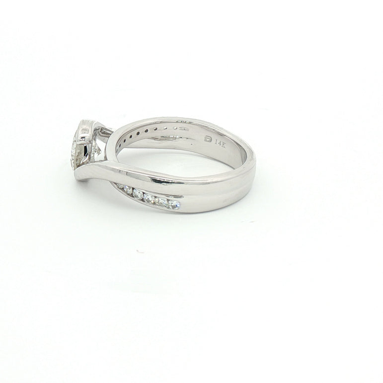 Platinum Solitaire Ring with Round Brilliant Cut Diamond