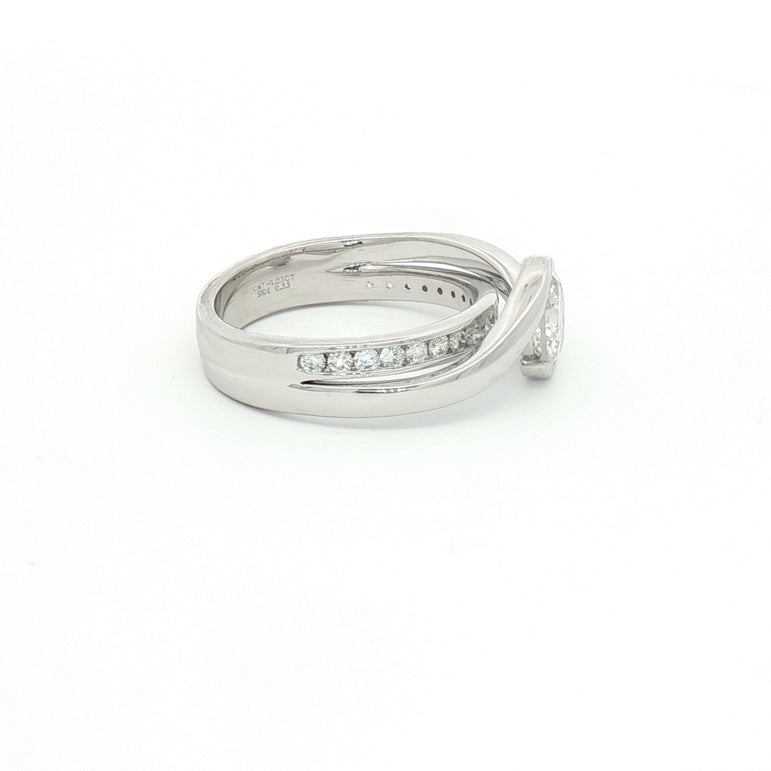 Platinum Solitaire Ring with Round Brilliant Cut Diamond