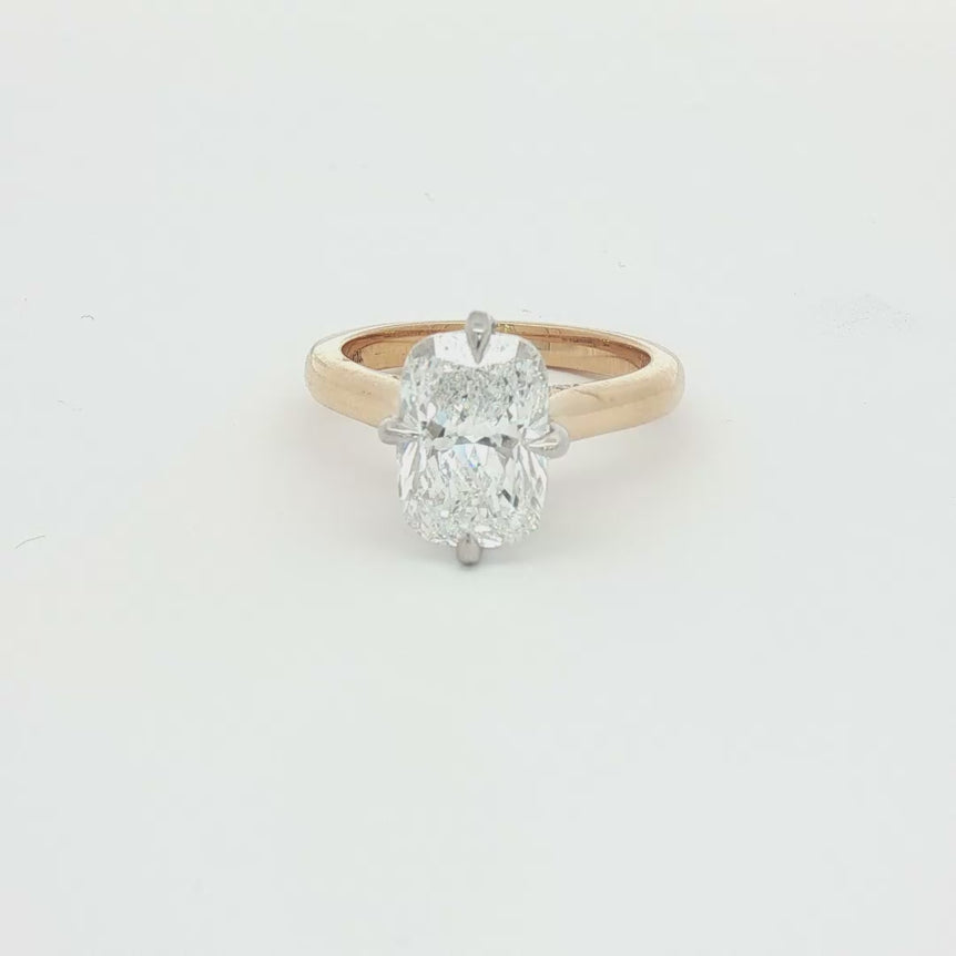 Yellow Gold Solitaire Ring with Oval Cut Diamond
